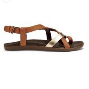 OluKai UPENA Women’s Strappy Flat Sandals in Mustard Bubbly